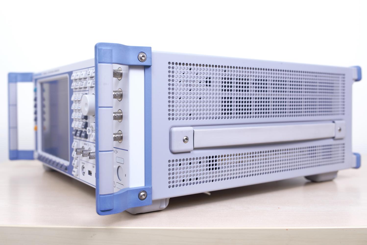 Генератор сигналов Rohde & Schwarz SMU200A